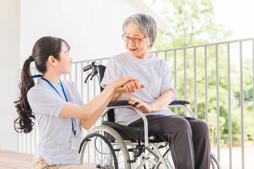 介護士が病院で働くために資格は必要？